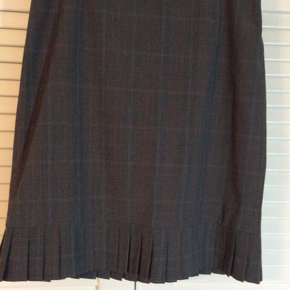 RAFAELLA Skirt Pleated Hem In Gray & Black Plaid